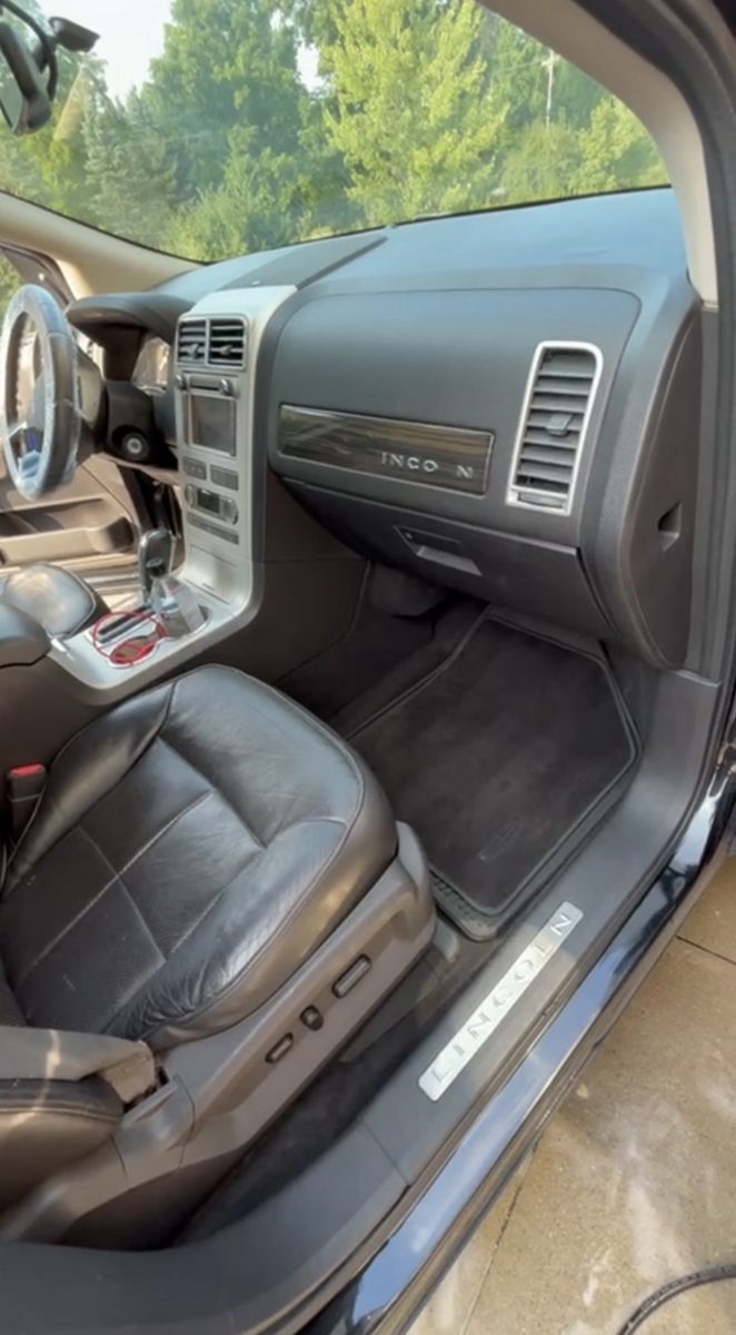 Lincoln interior after detailing